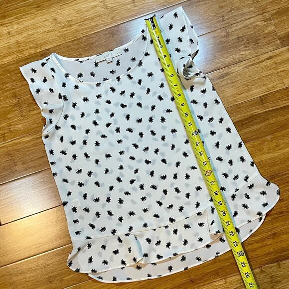 Ann Taylor Loft Off White Semi Sheer Dandelion Flutter Sleeve Blouse Top XSP - Picture 4 of 10